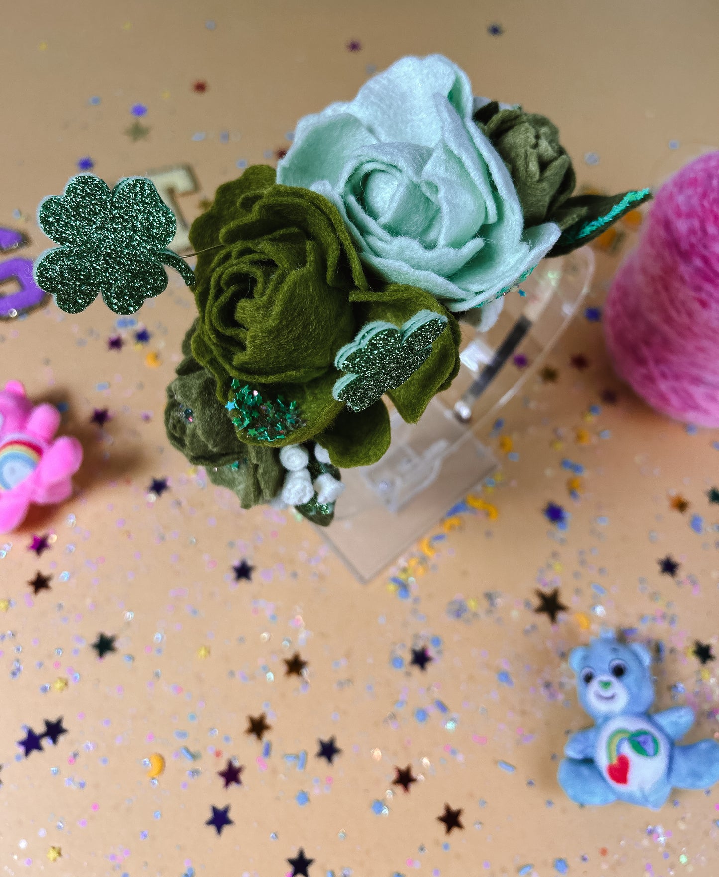 Lucky Bear side floral Cluster