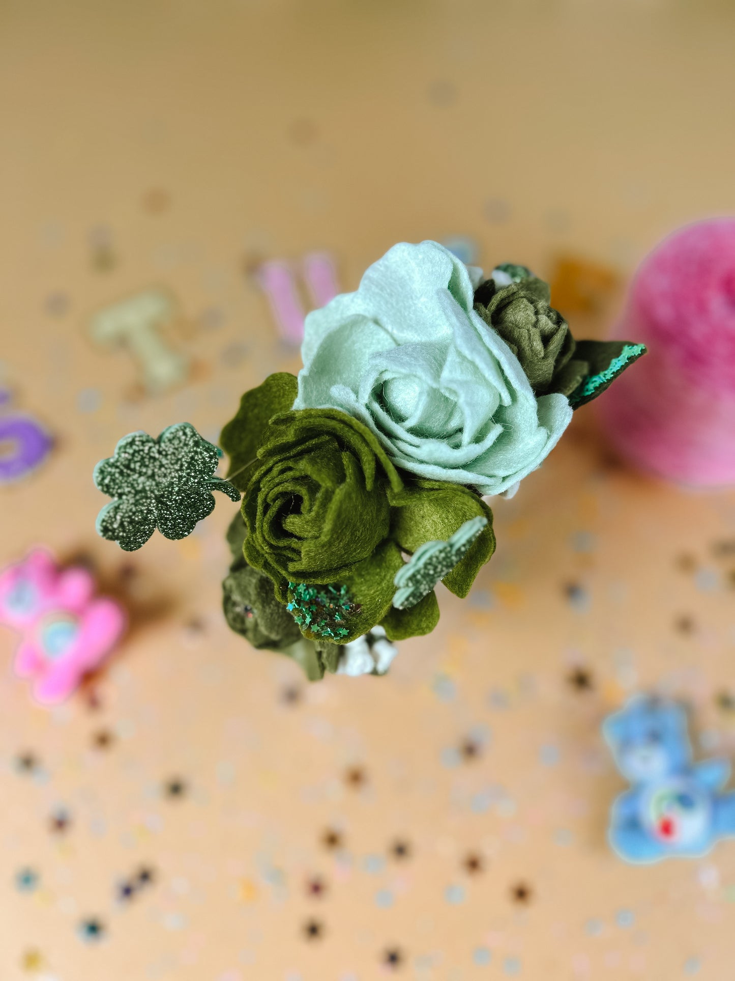 Lucky Bear side floral Cluster