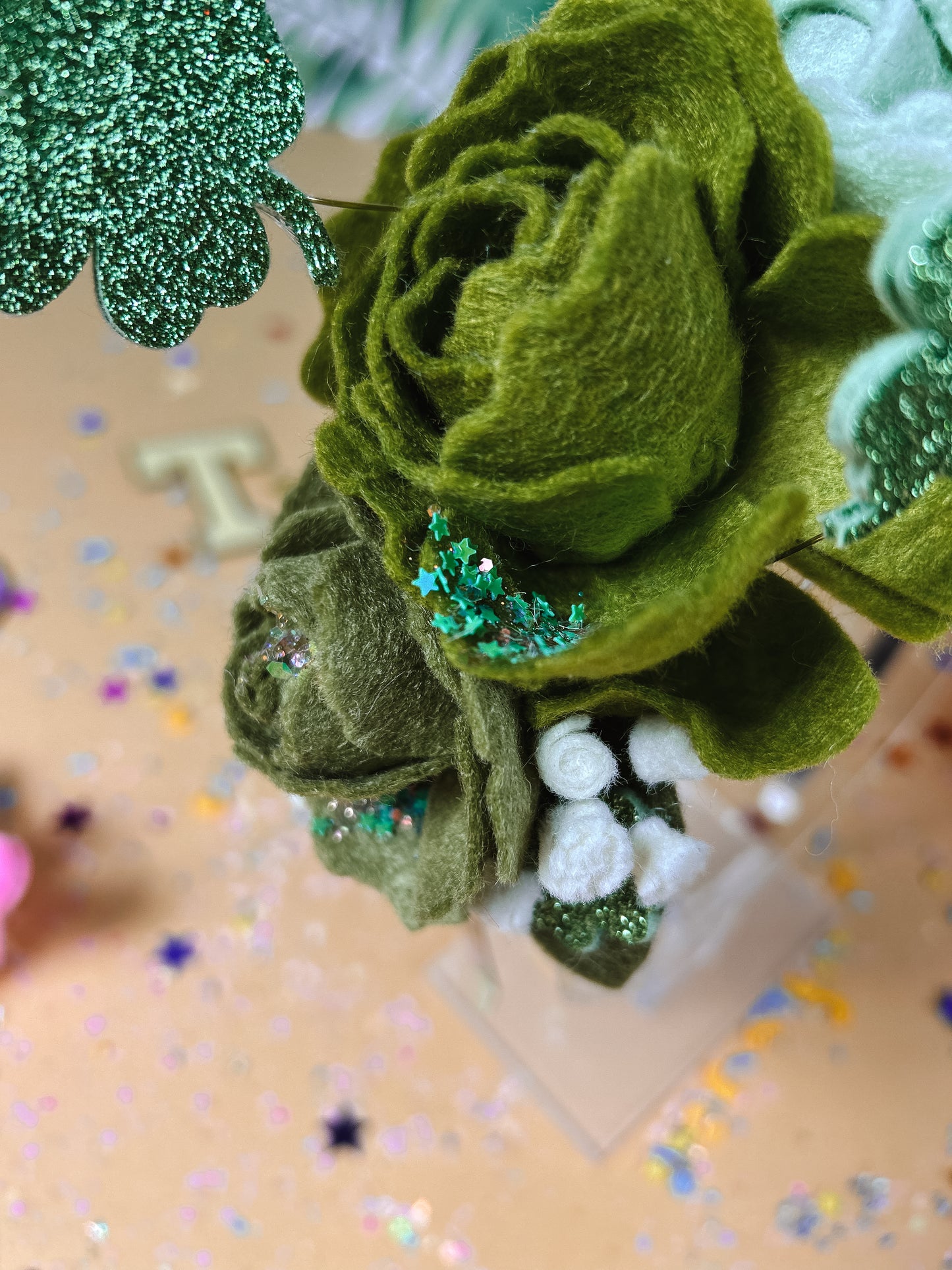 Lucky Bear side floral Cluster