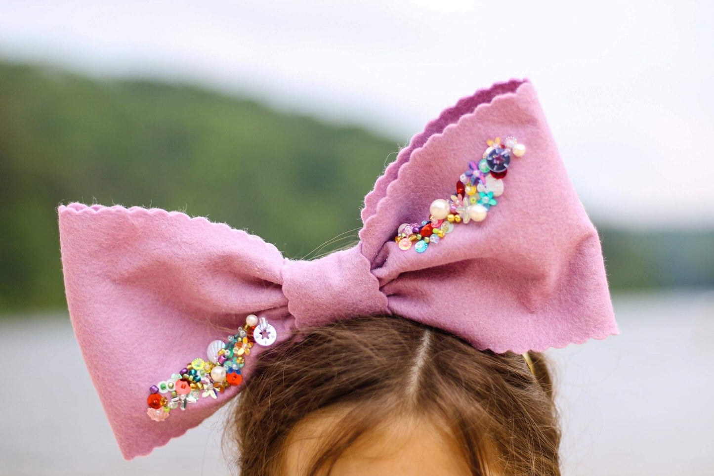 Oversize Scalloped Mermaid Bow Fascinator