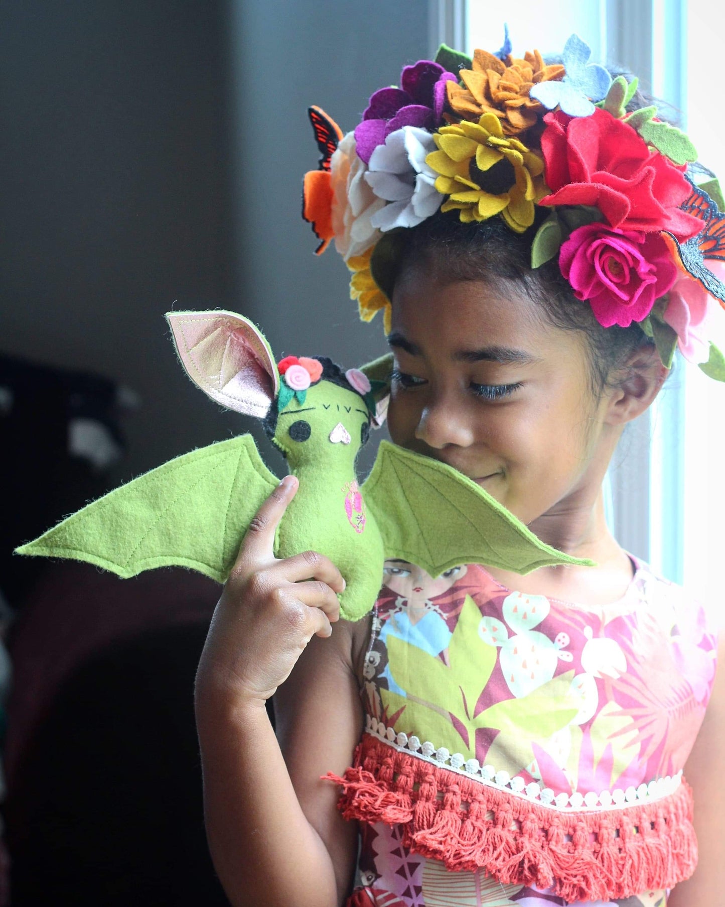 Frida Double Style Floating Halo