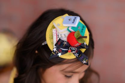 Class Leader Fascinator