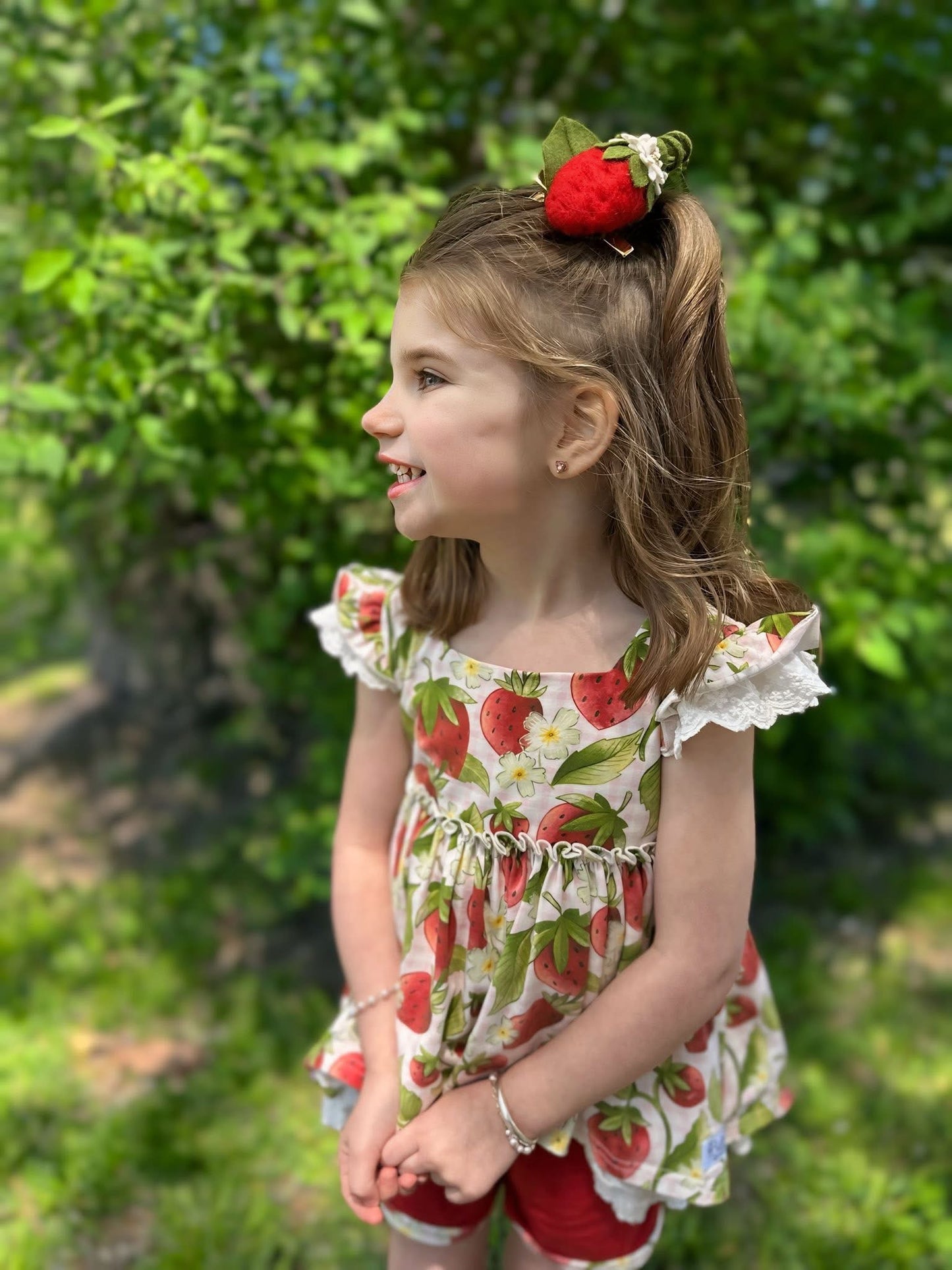 Strawberry Set With Flower Clip