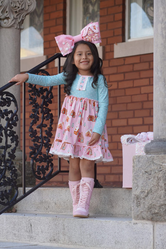 Gingerbread House Pink Bow