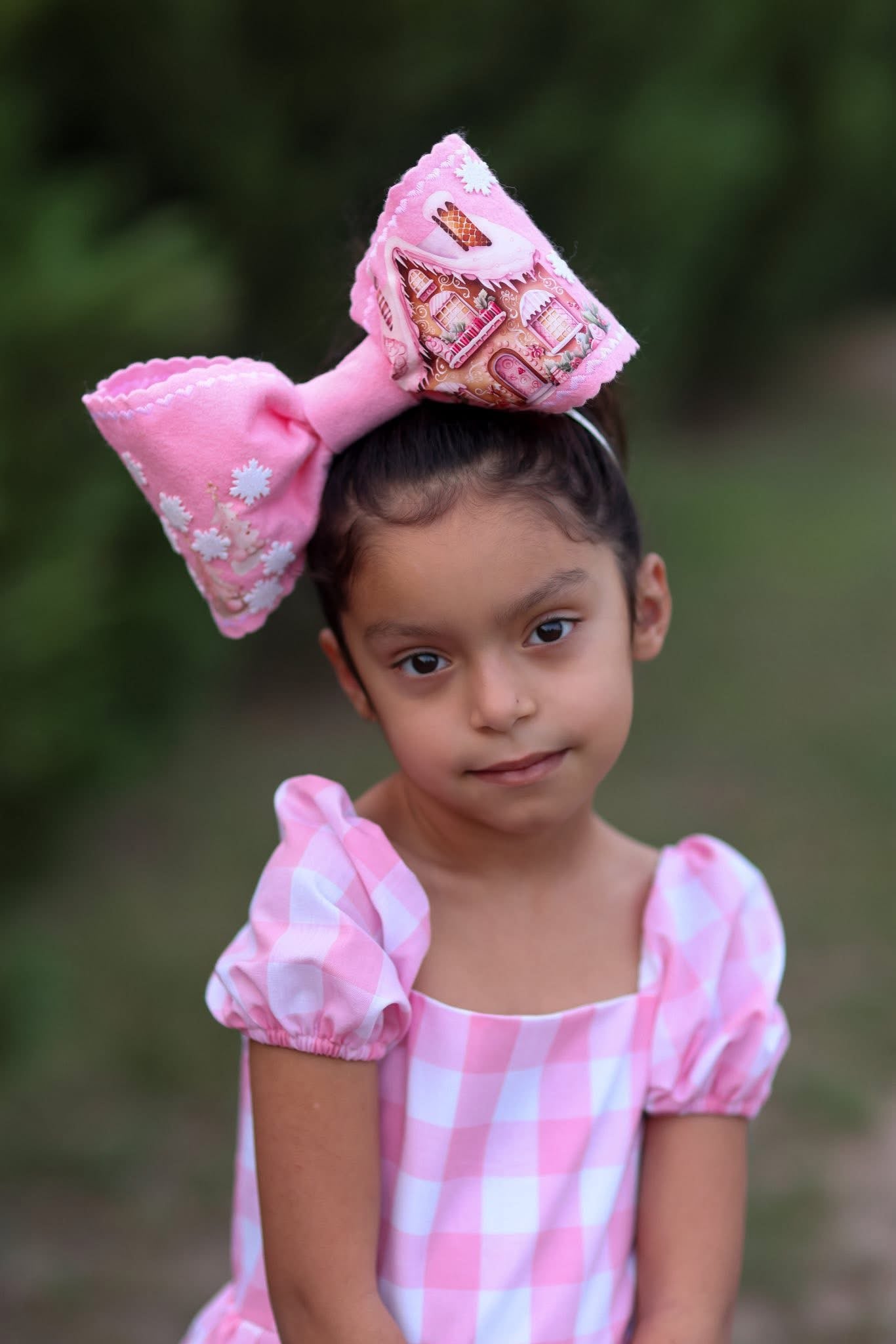 Gingerbread House pnk bow