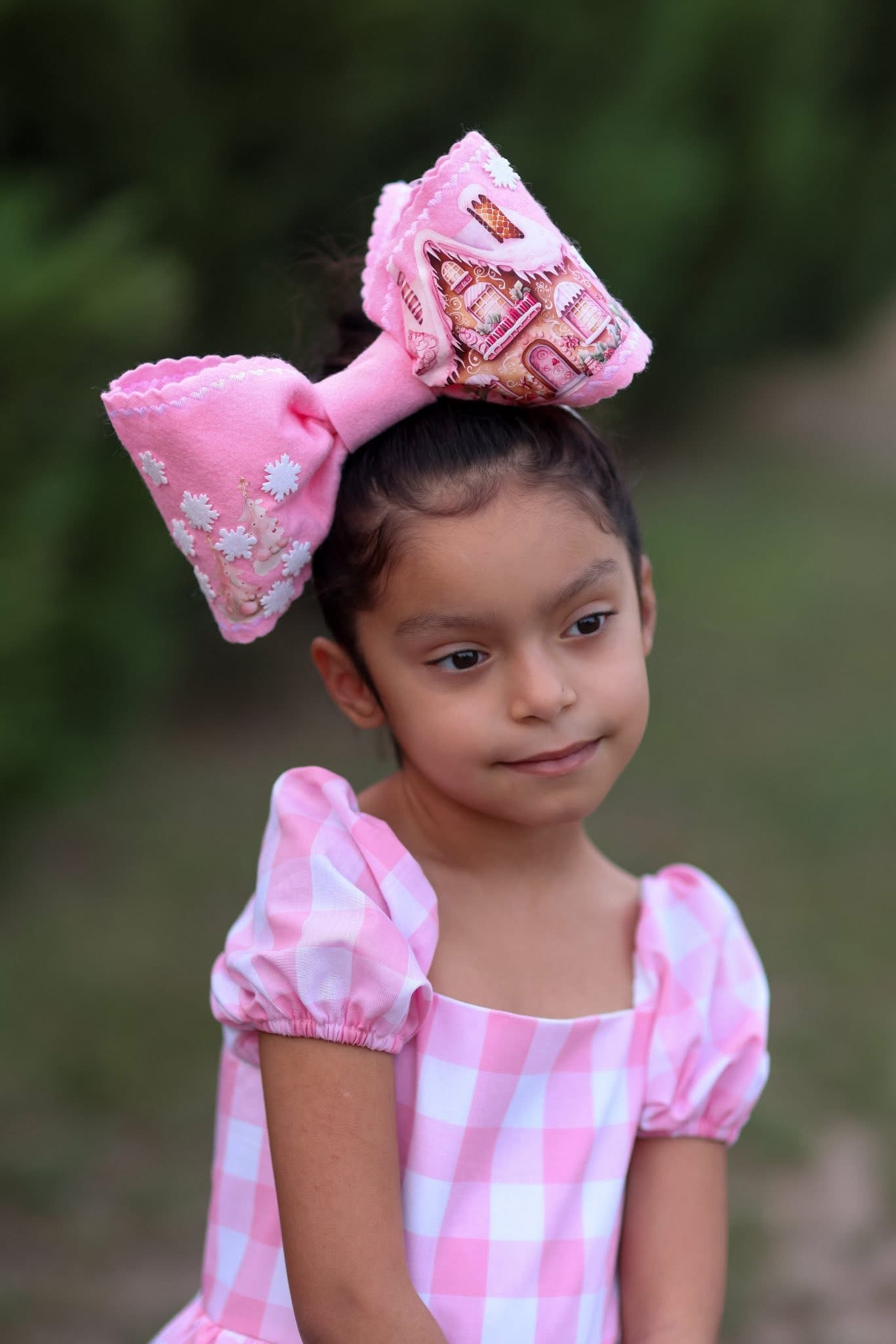 Gingerbread House pnk bow