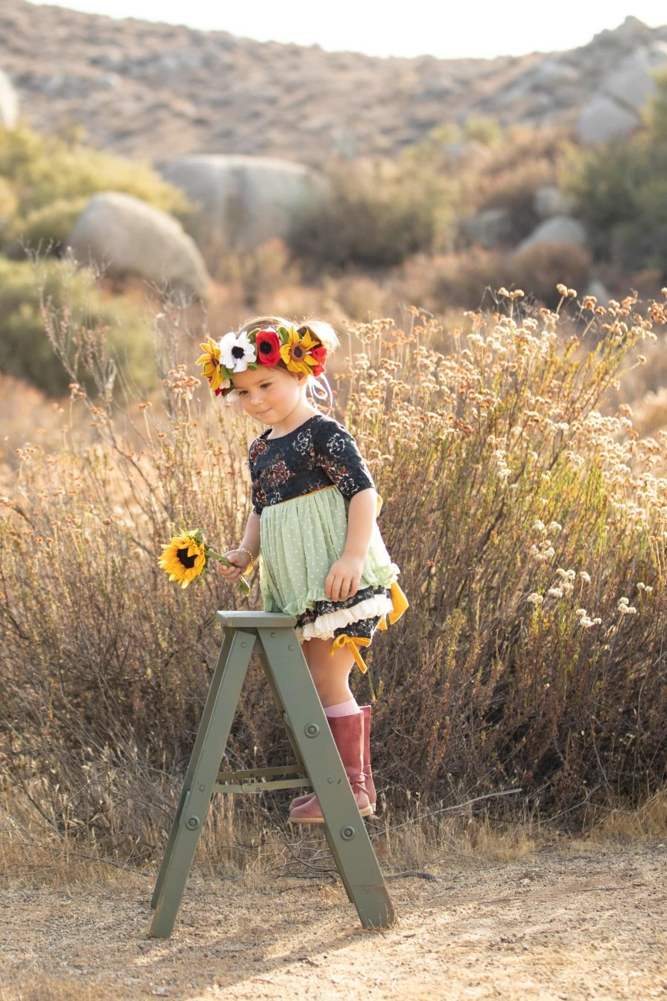 Harpalium Sunflower & Poppies Halo