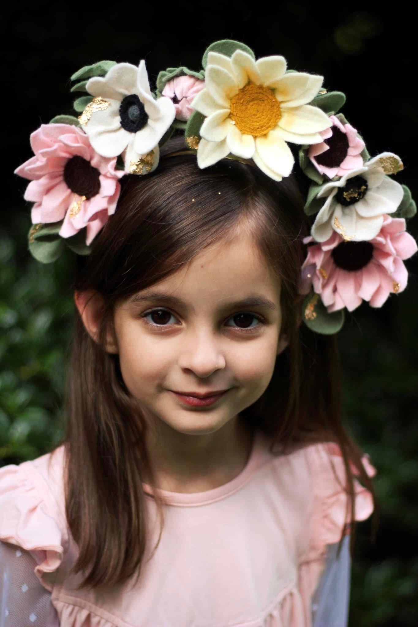 Girasol Sunflower& Anemones Floating Halo